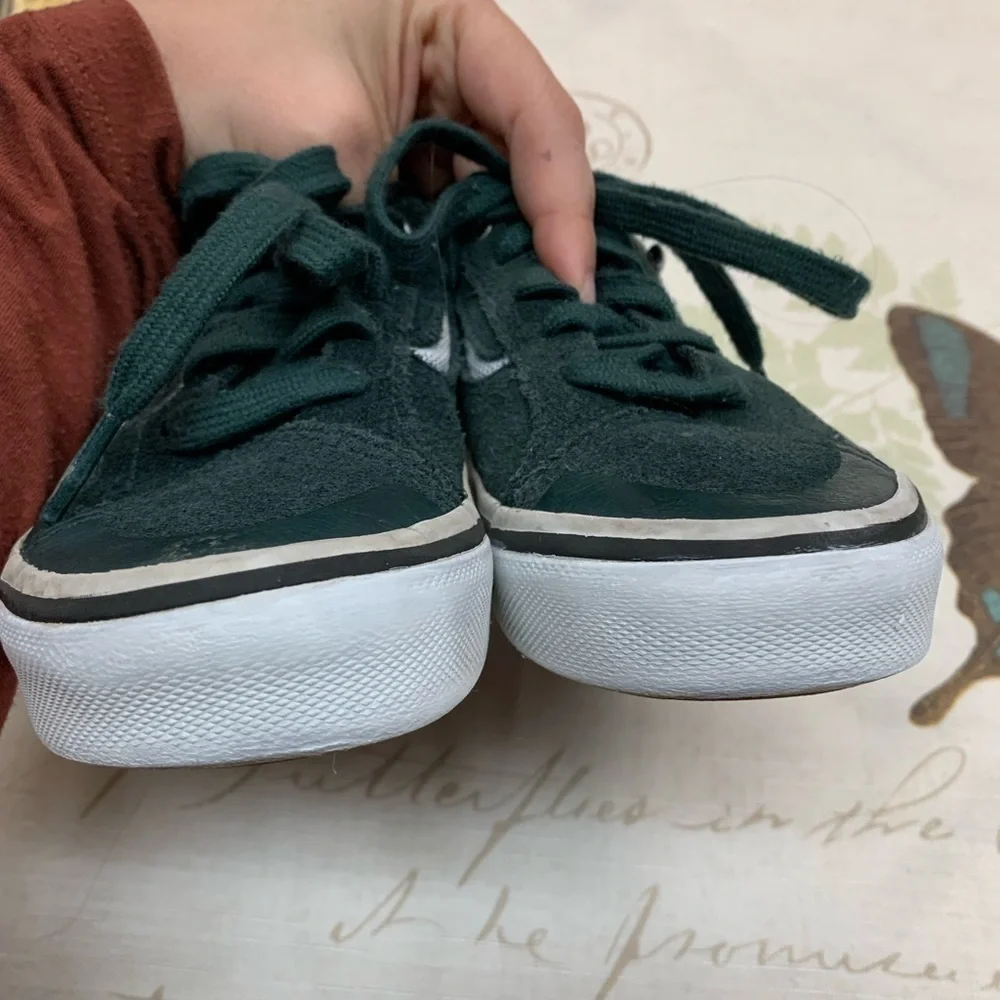 Vans excellent please